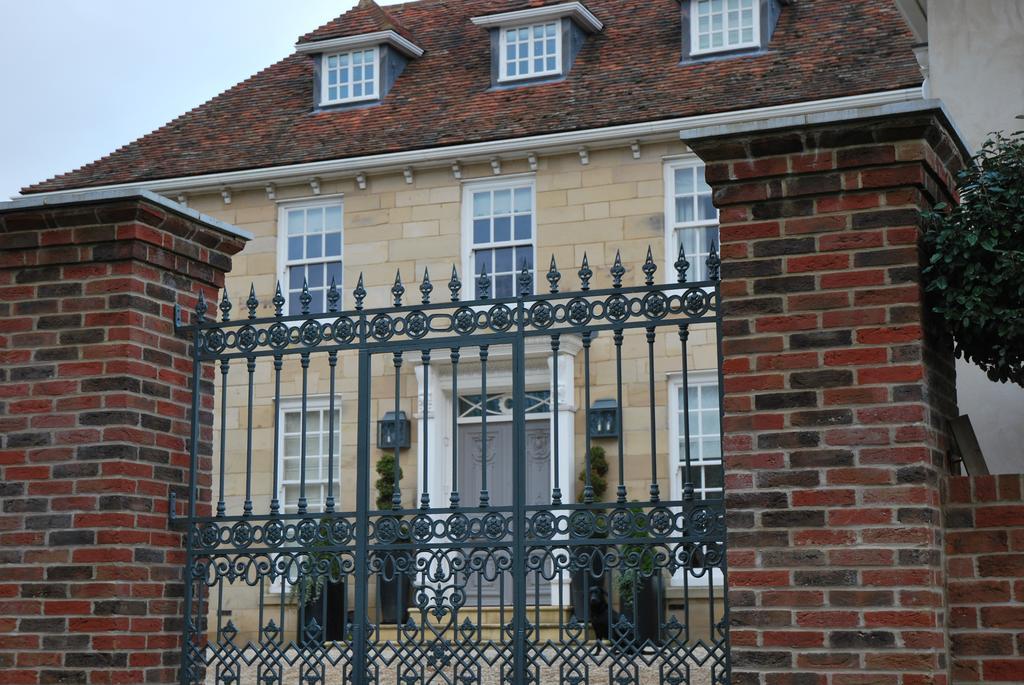 Montpellier House Bed & Breakfast Newport Pagnell Ngoại thất bức ảnh