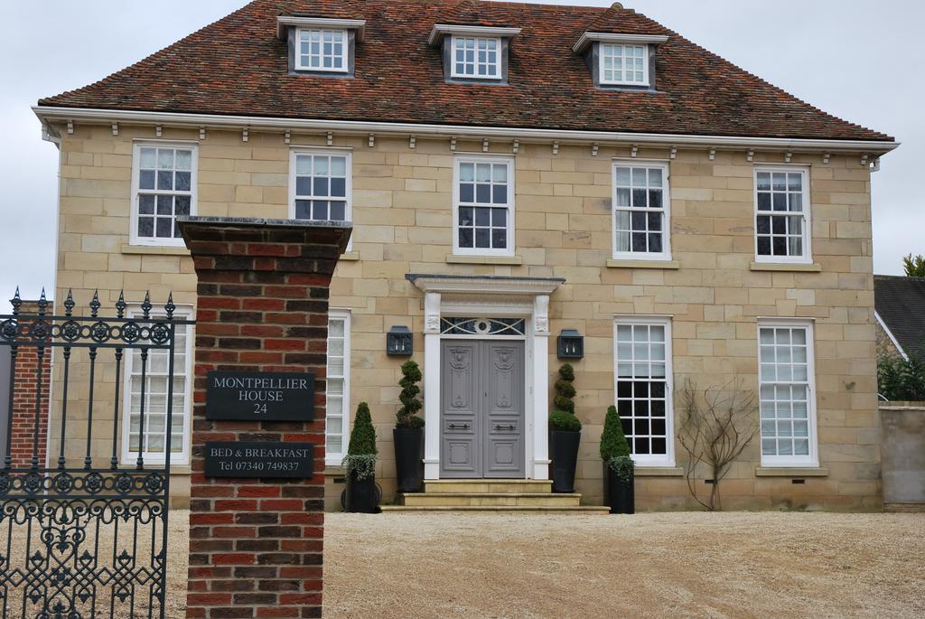 Montpellier House Bed & Breakfast Newport Pagnell Ngoại thất bức ảnh